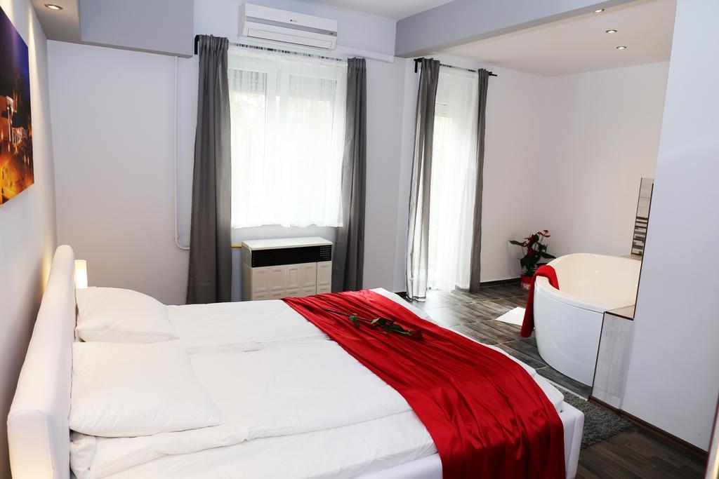 Velnoek Luxus Apartman Mako Bagian luar foto